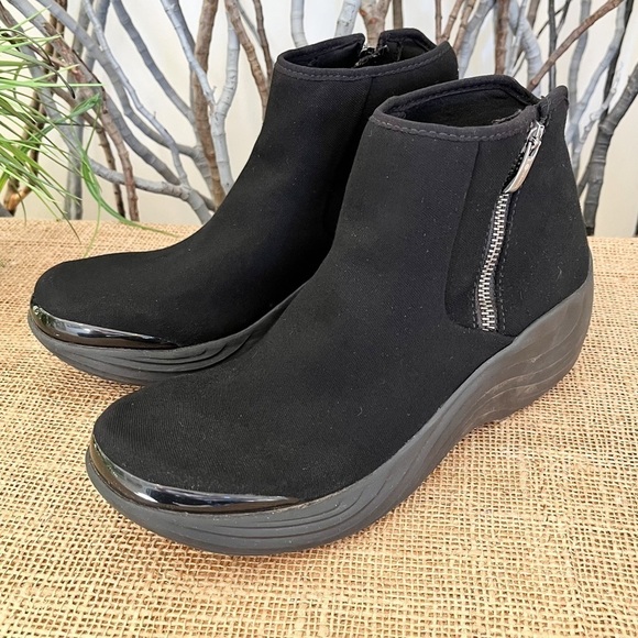 Bzees Zora Black Microfiber Washable Wedge Ankle Boots Size 8 - 8.5 Women's - Picture 2 of 11